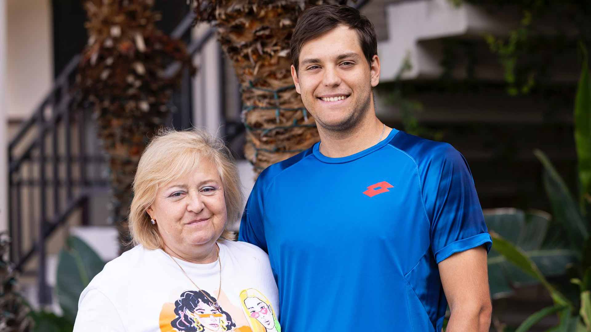 From doctor to tennis assistant: How Kotov's mother became his go-to racquet regripper