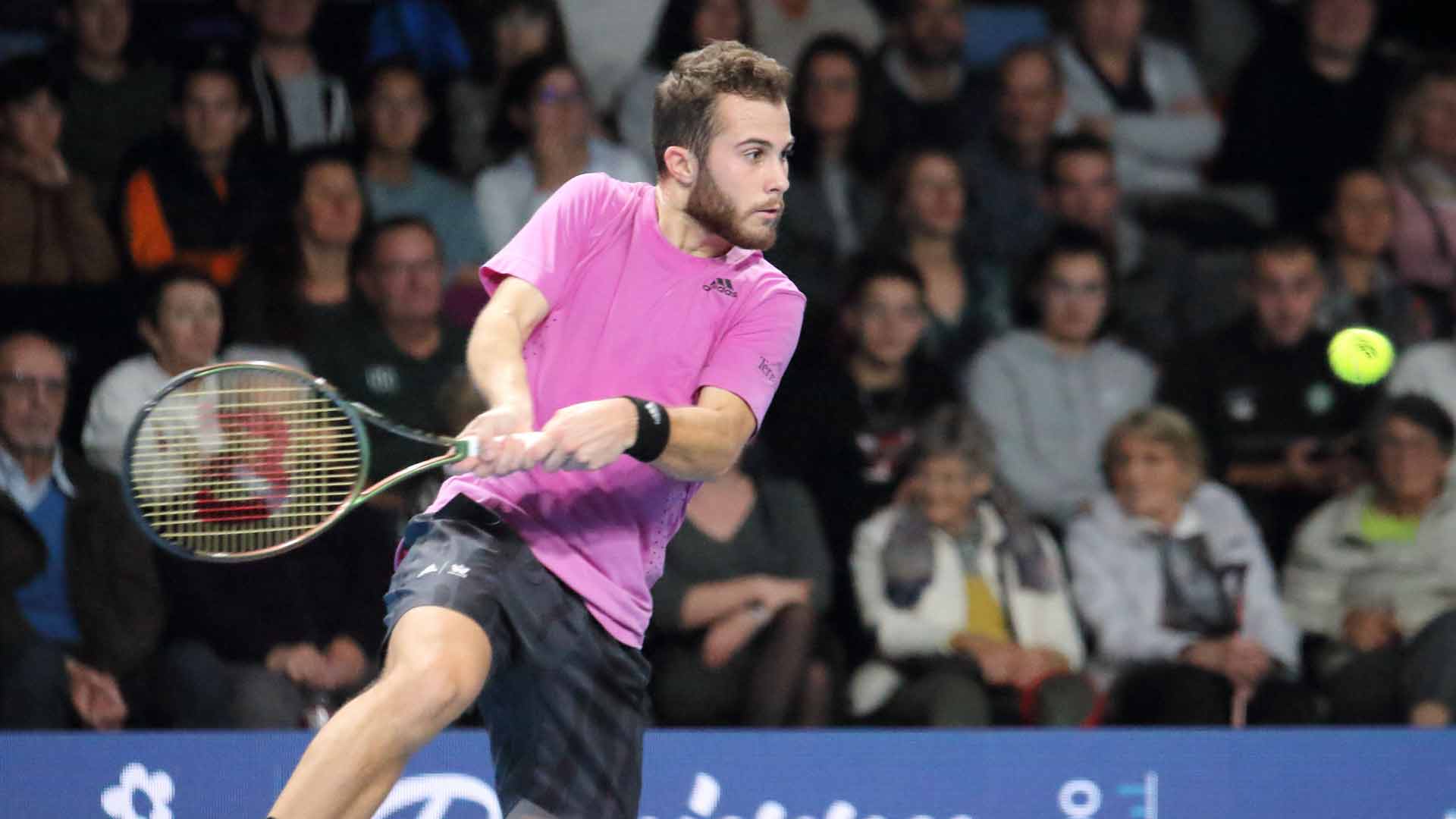 <a href='https://wwwx.atptour.com/en/players/hugo-gaston/g09o/overview'>Hugo Gaston</a> in action at the 2022 Roanne Challenger.