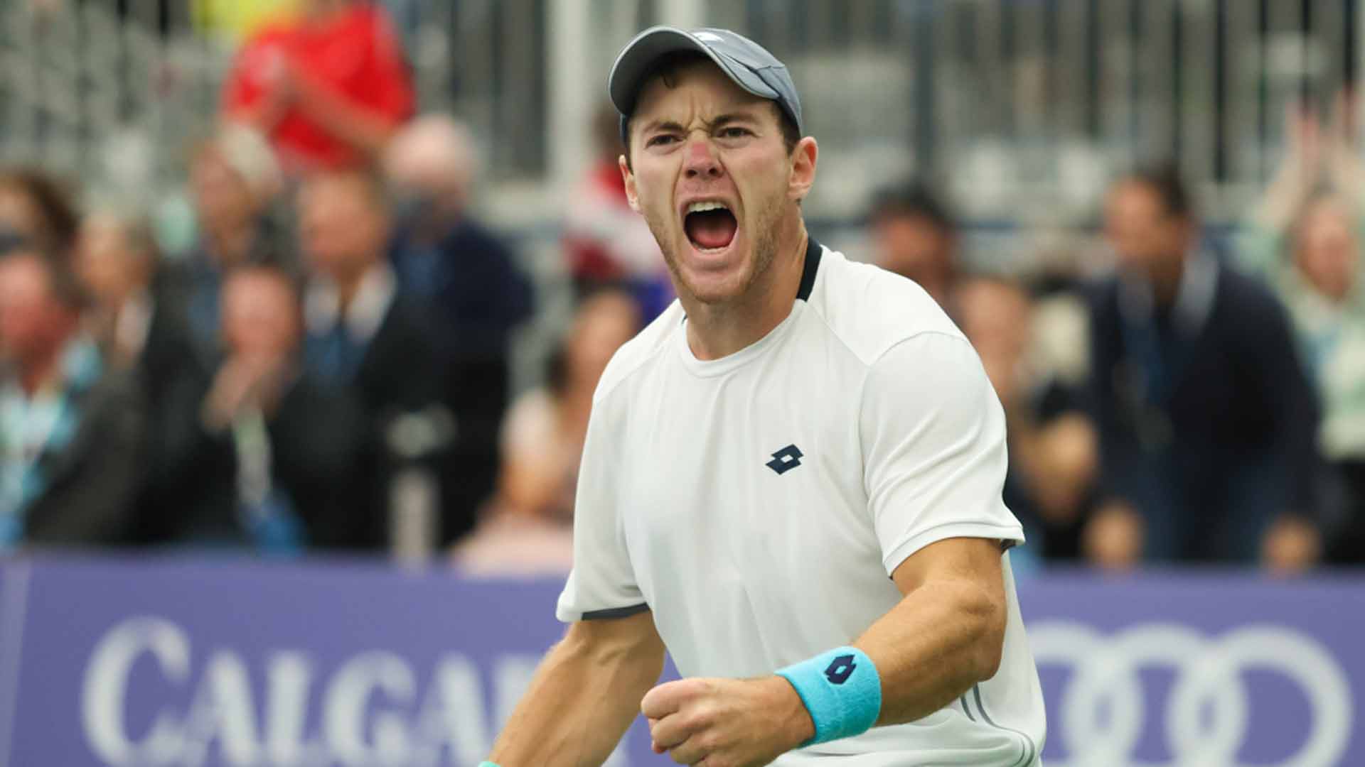 <a href='https://wwwx.atptour.com/en/players/dominik-koepfer/ke73/overview'>Dominik Koepfer</a> celebrates winning the 2022 Calgary Challenger.