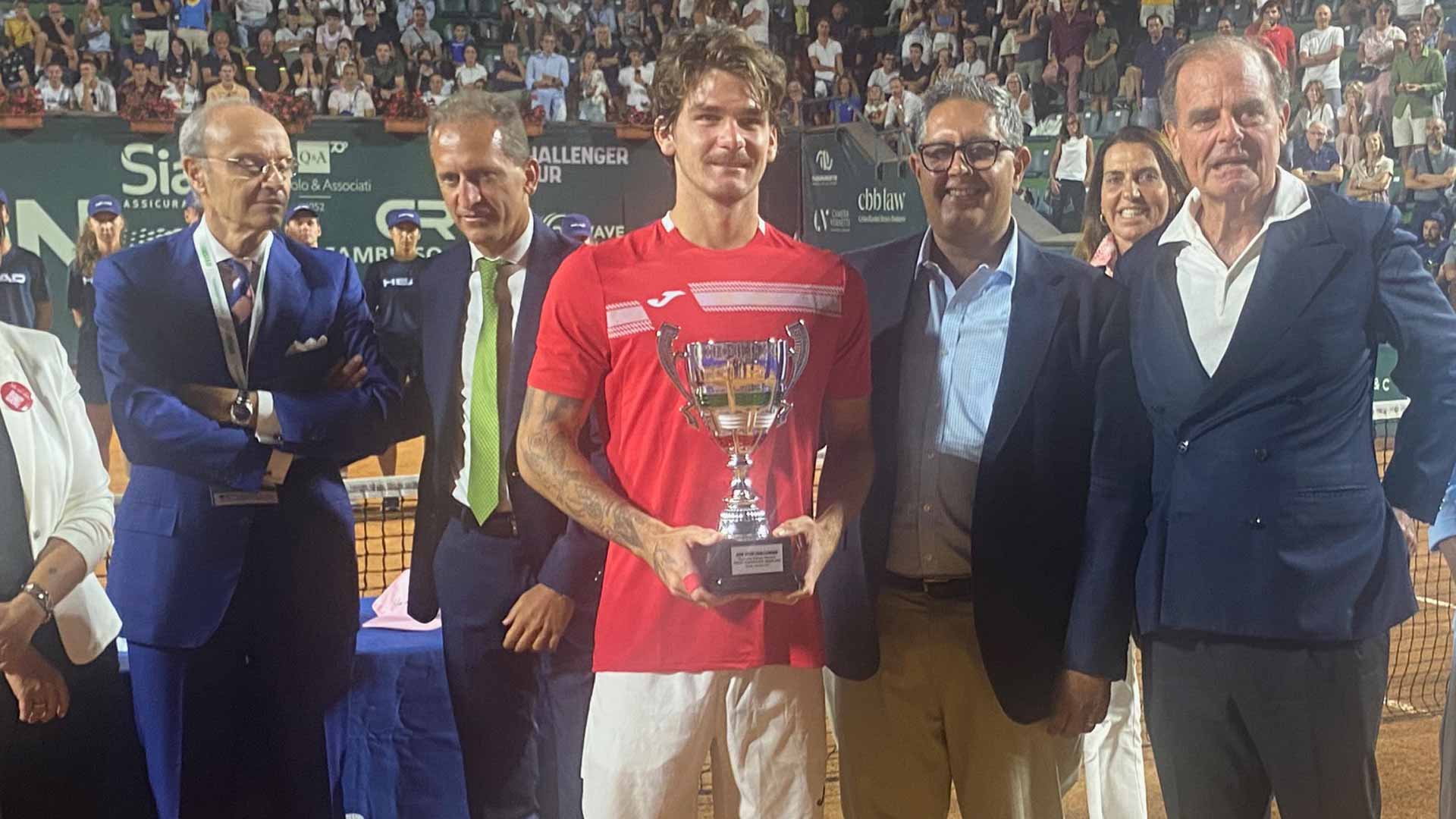 <a href='https://wwwx.atptour.com/en/players/thiago-seyboth-wild/sx91/overview'>Thiago Seyboth Wild</a> wins the Challenger 125 event in Genoa, Italy.