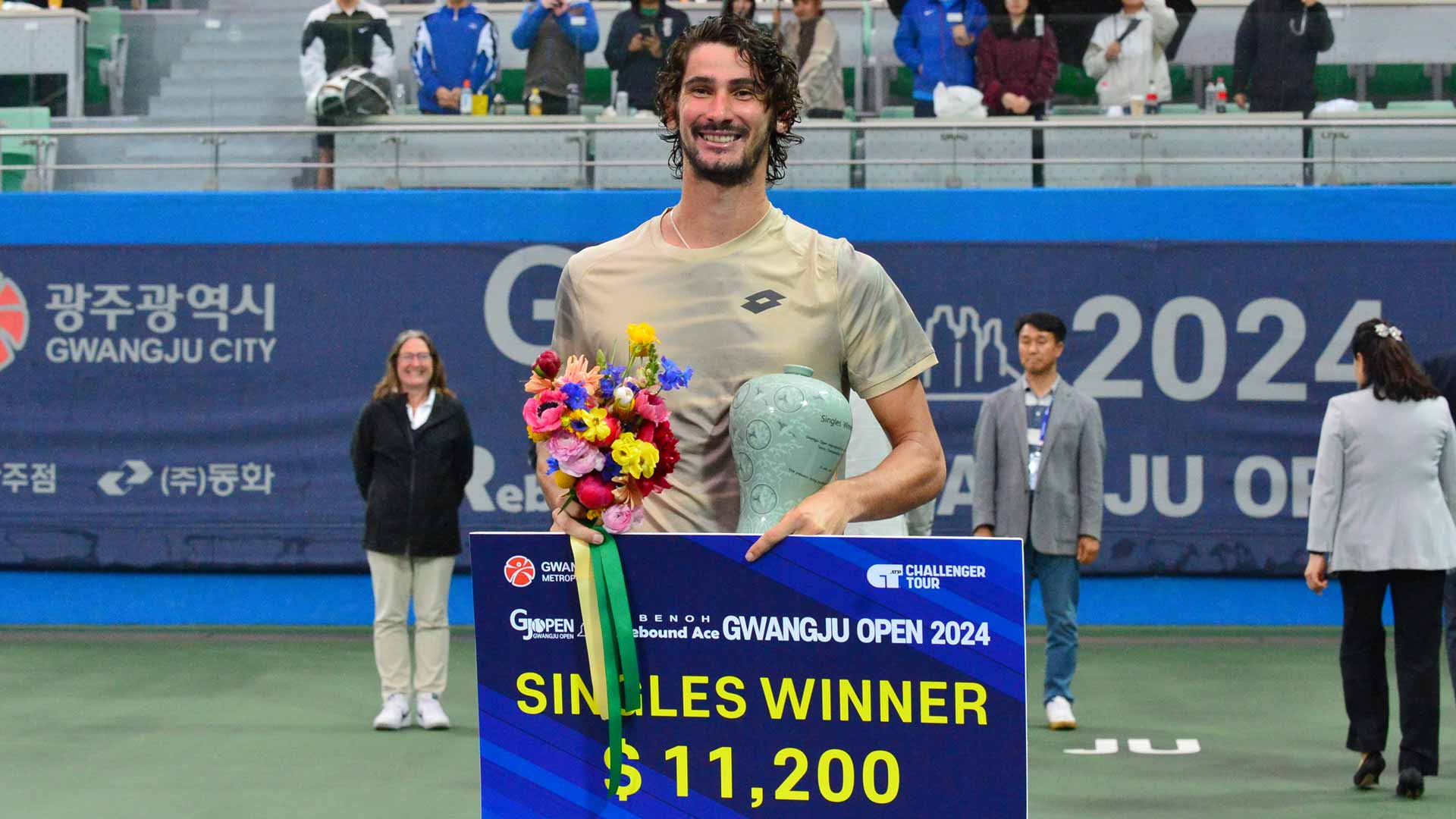 <a href='https://wwwx.atptour.com/en/players/lloyd-harris/hg86/overview'>Lloyd Harris</a> wins the <a href='https://wwwx.atptour.com/en/scores/archive/gwangju/7490/2024/results'>Gwangju Open Challenger</a>.