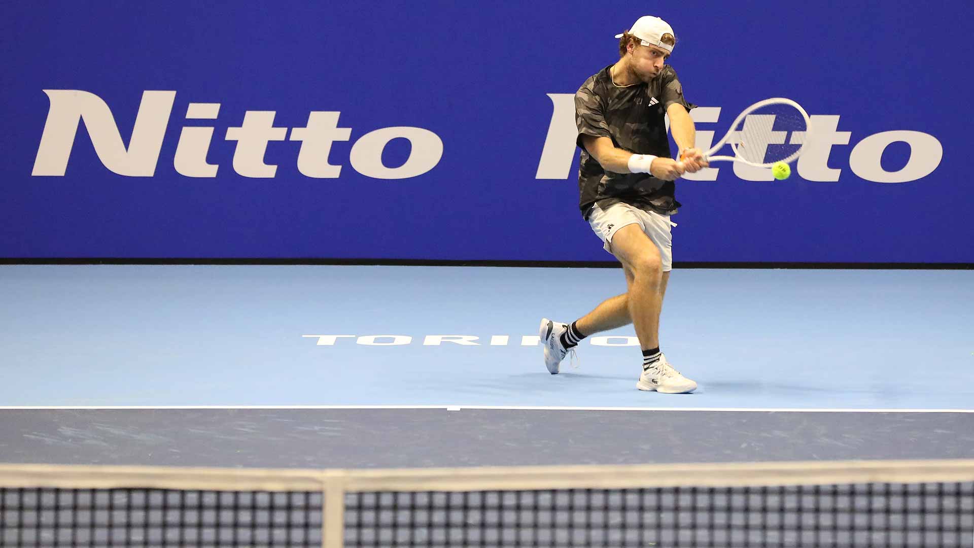 <a href='https://wwwx.atptour.com/es/players/andres-martin/m0np/overview'>Andres Martin</a>